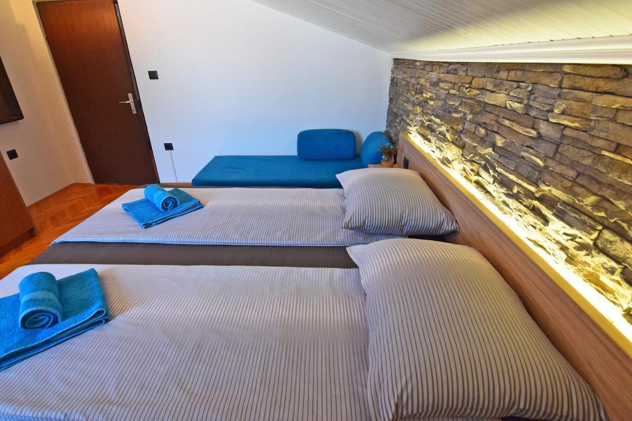 Apartment Leona พูลา ภายนอก รูปภาพ